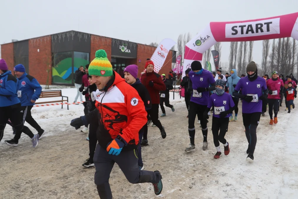 Biegiem, marszem i z uśmiechem. Kutno gra dla WOŚP na Zielonej Osi  (ZDJĘCIA) - Zdjęcie główne