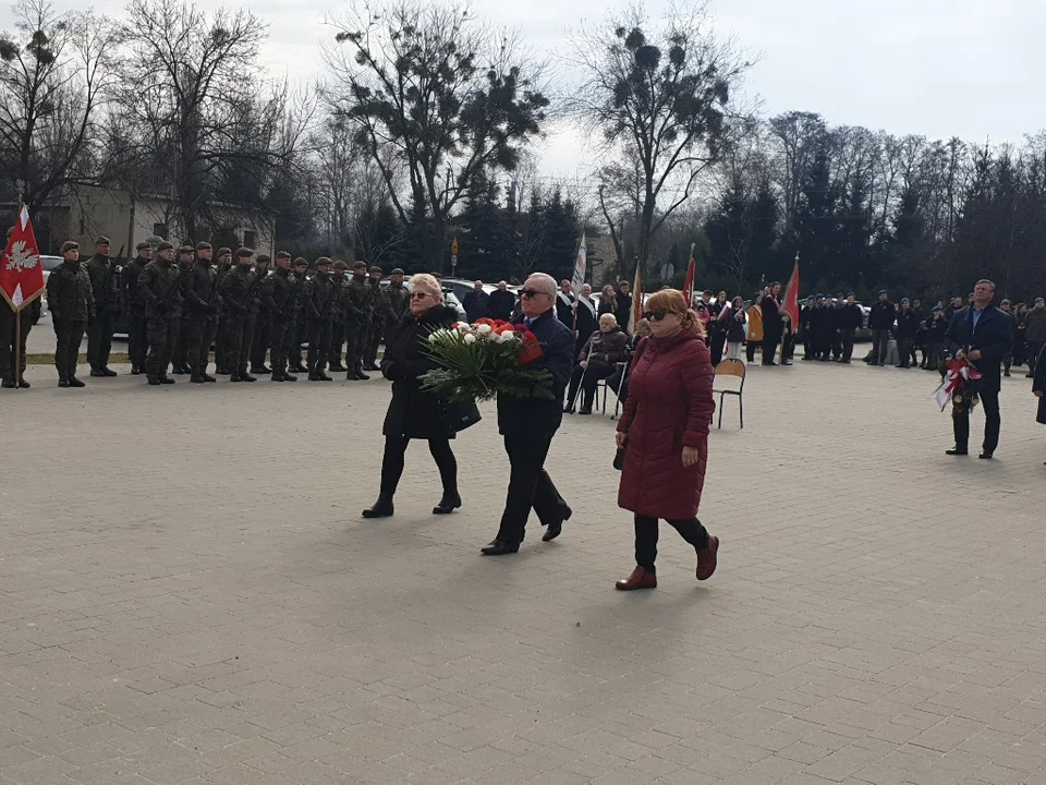 Obchody Zbrodni Zgierskiej na placu Stu straconych [zdjęcia]