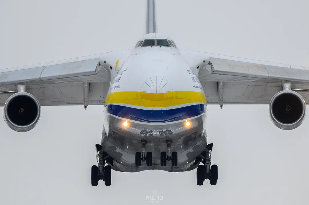 Największy samolot transportowy na świecie lądował w Łodzi!