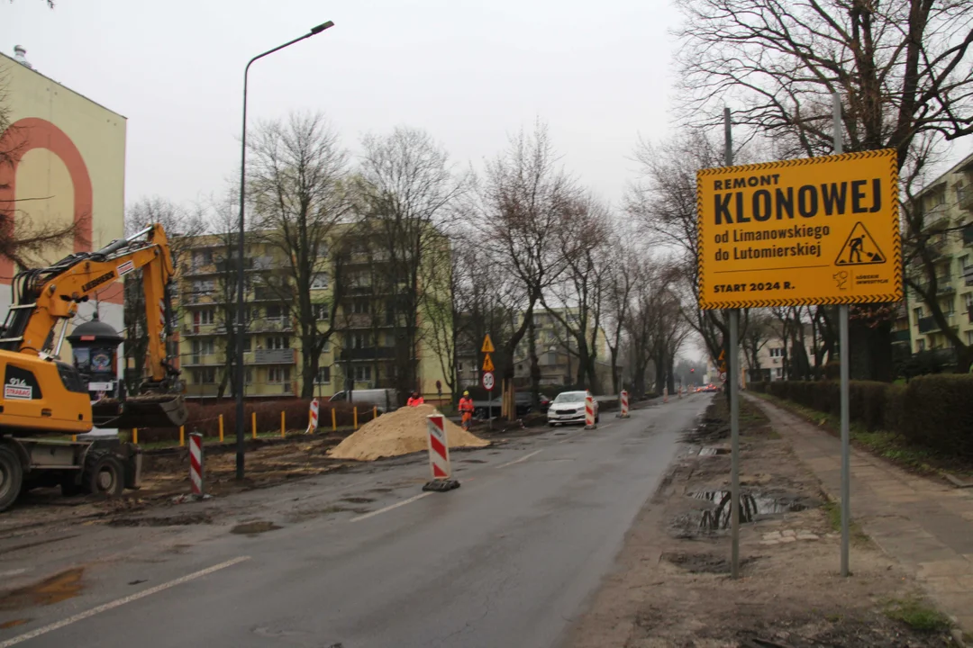 Utrudnienia dla pieszych i podróżnych MPK Łódź na Lutomierskiej