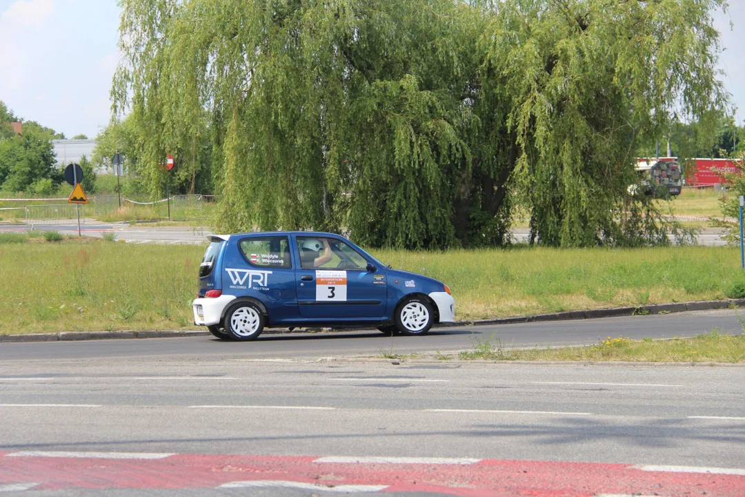 Gaz do dechy! Rajdowcy dali czadu na ulicach Łodzi