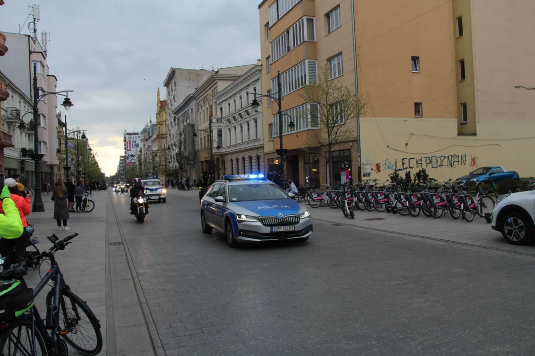 Wielka parada motocyklowa na ulicy Piotrkowskiej w Łodzi