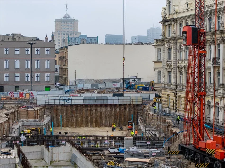 Budowa przystanku kolejowego Łódź Śródmieście z lotu ptaka