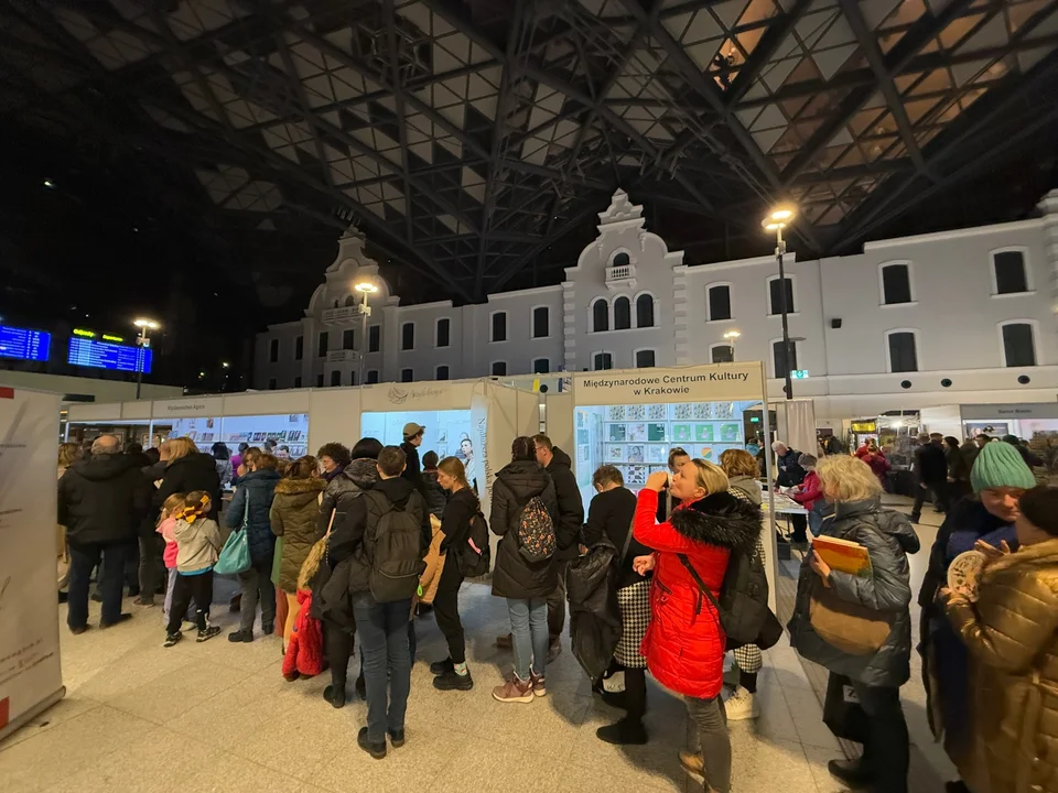 Łódzkie Targi Książki na Dworcu Łódź Fabryczna