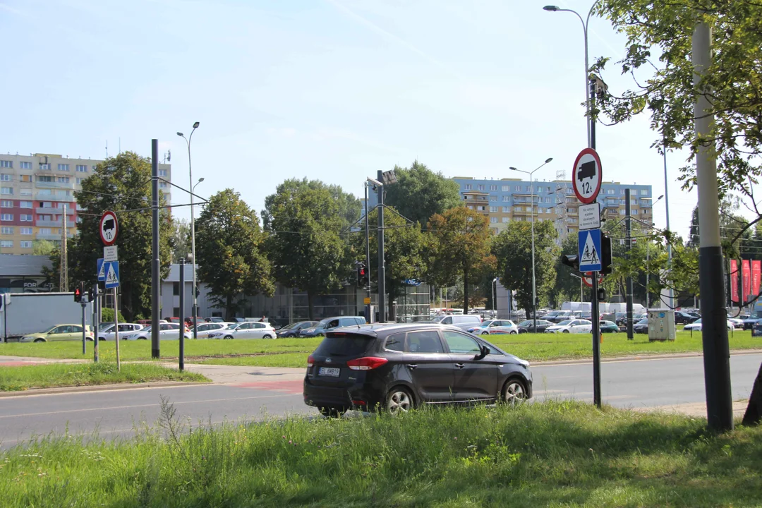 Przejazd dla rowerzystów na al. Włókniarzy w Łodzi