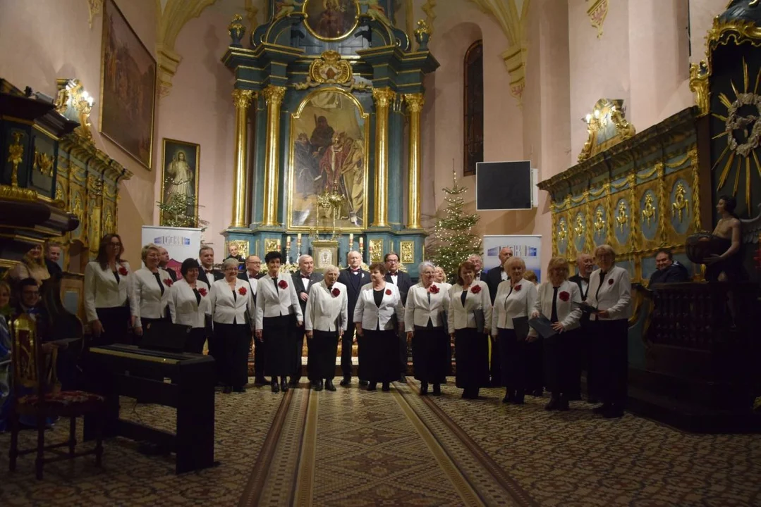 XII Chóralny Koncert Kolęd i Pastorałek [ZDJĘCIA] - Zdjęcie główne