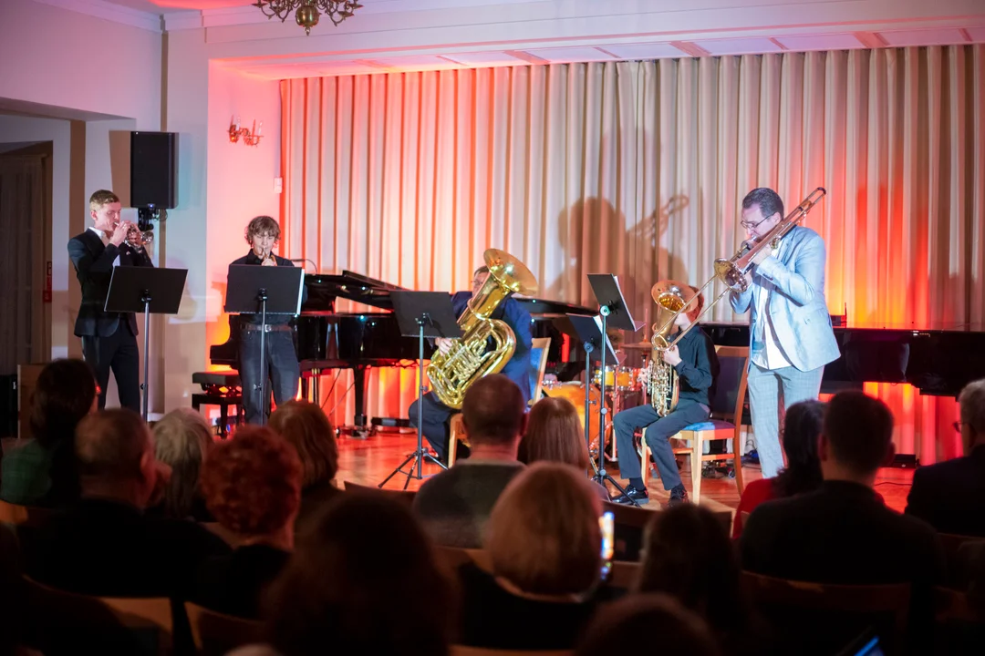 Piękny jubileusz kutnowskiej szkoły. Kształcą tu muzyków już od 80 lat: świętowali koncertowo! (ZDJĘCIA) - Zdjęcie główne