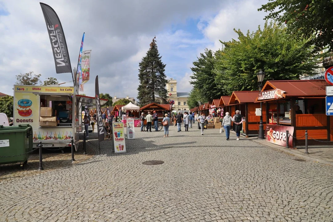 W centrum Kutna ruszył Jarmark Różany