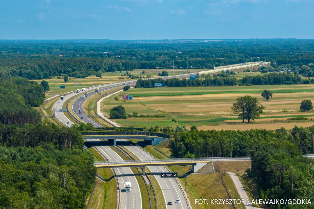 Drogi ekspresowe i autostrady w województwie łódzkim z lotu ptaka