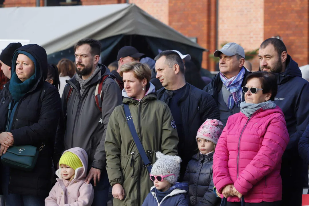 Święto Niepodległości przed Manufakturą