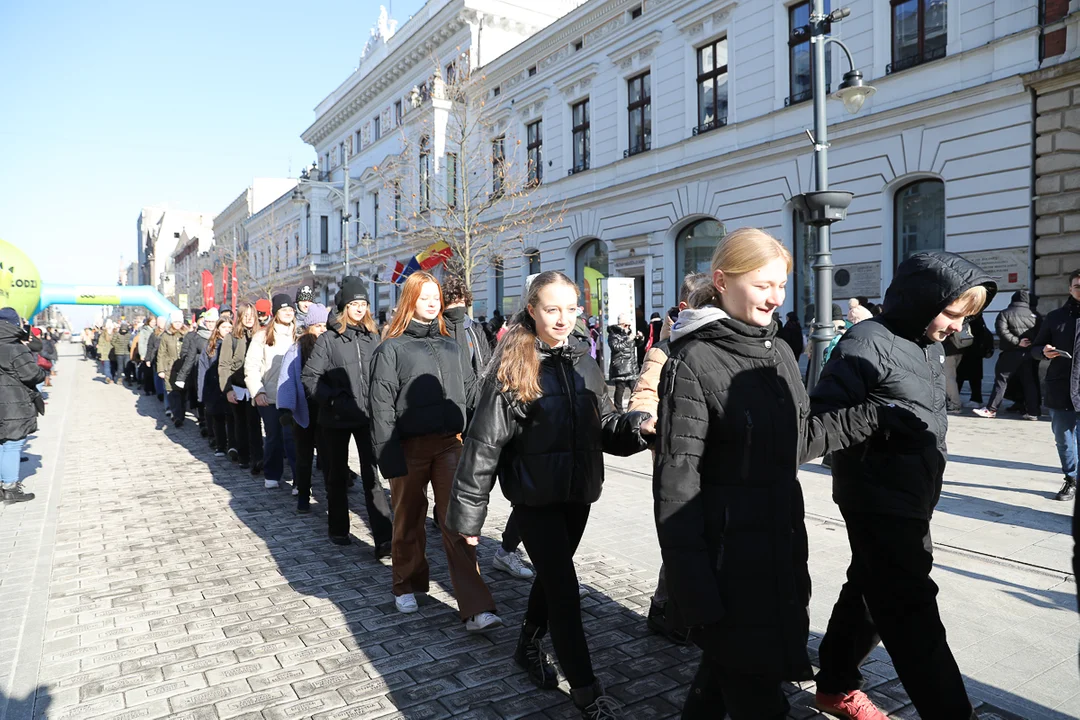 Polonez dla Łodzi. Maturzyści zatańczyli na Piotrkowskiej