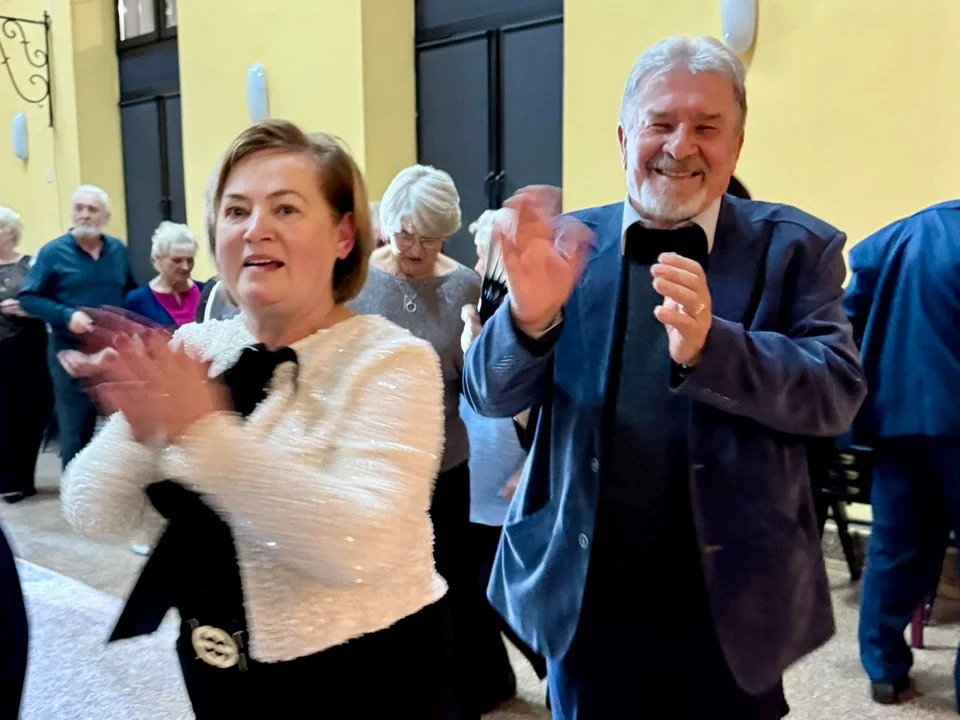 Seniorzy na balu w Zelowie