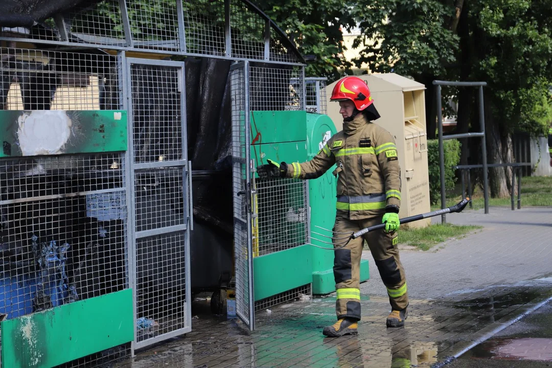 Pożar w Kutnie. Straż pożarna w rejonie Wilczej i Grunwaldzkiej