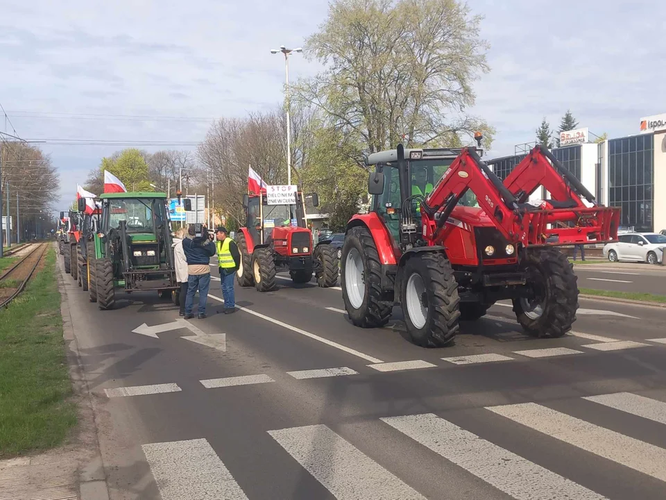 Uwaga kierowcy. Protest rolników na Aleksandrowskiej. Przyjechali najbogatsi?