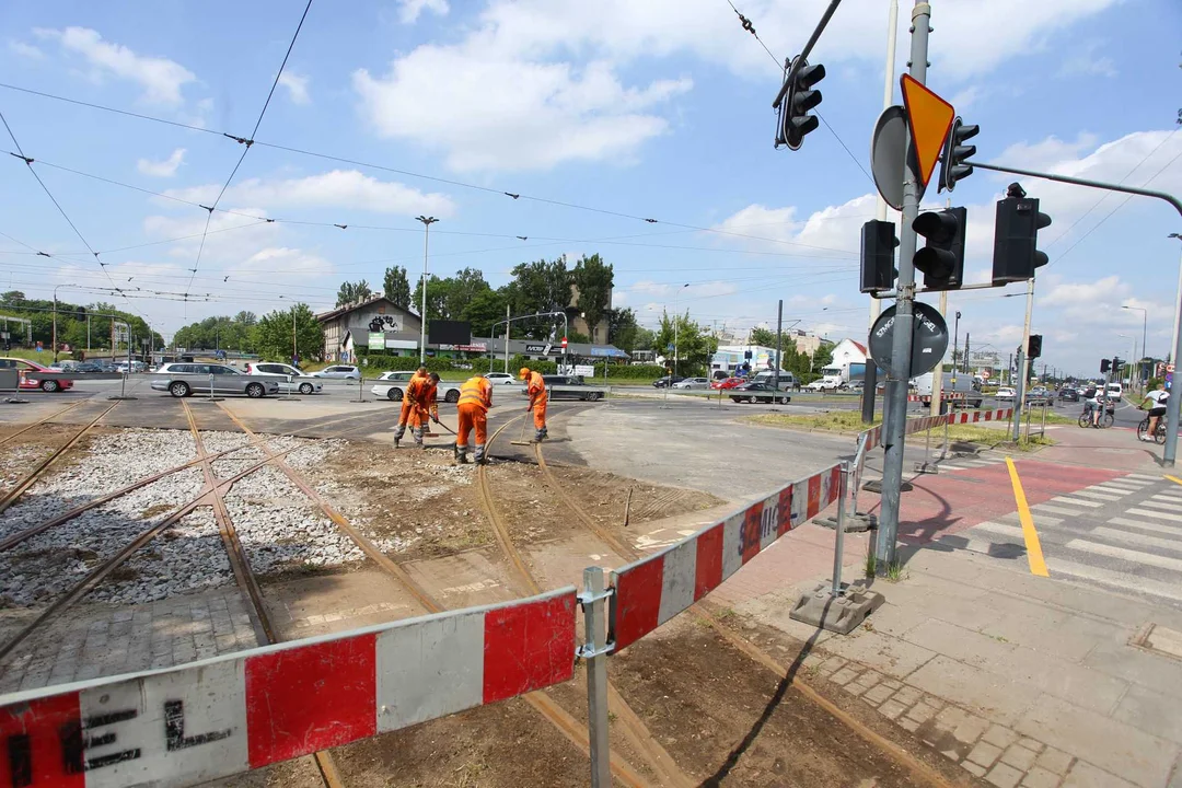 Po alei Włókniarzy zamiast tramwajem, pojedziemy autobusem zastępczym