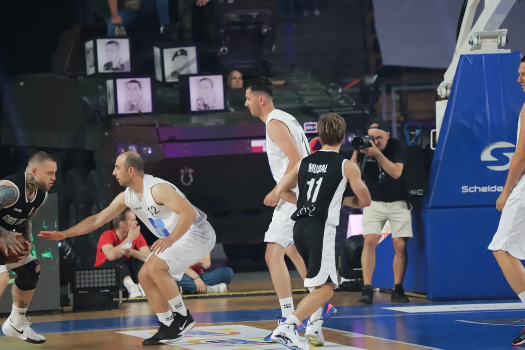 Mecz charytatywny: Gortat Team vs. Żołnierze NATO