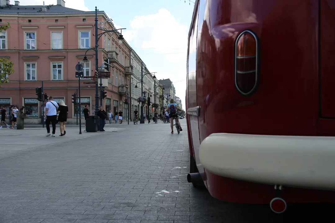 Zabytkowe tramwaje i autobusy ponownie na ulicach Łodzi