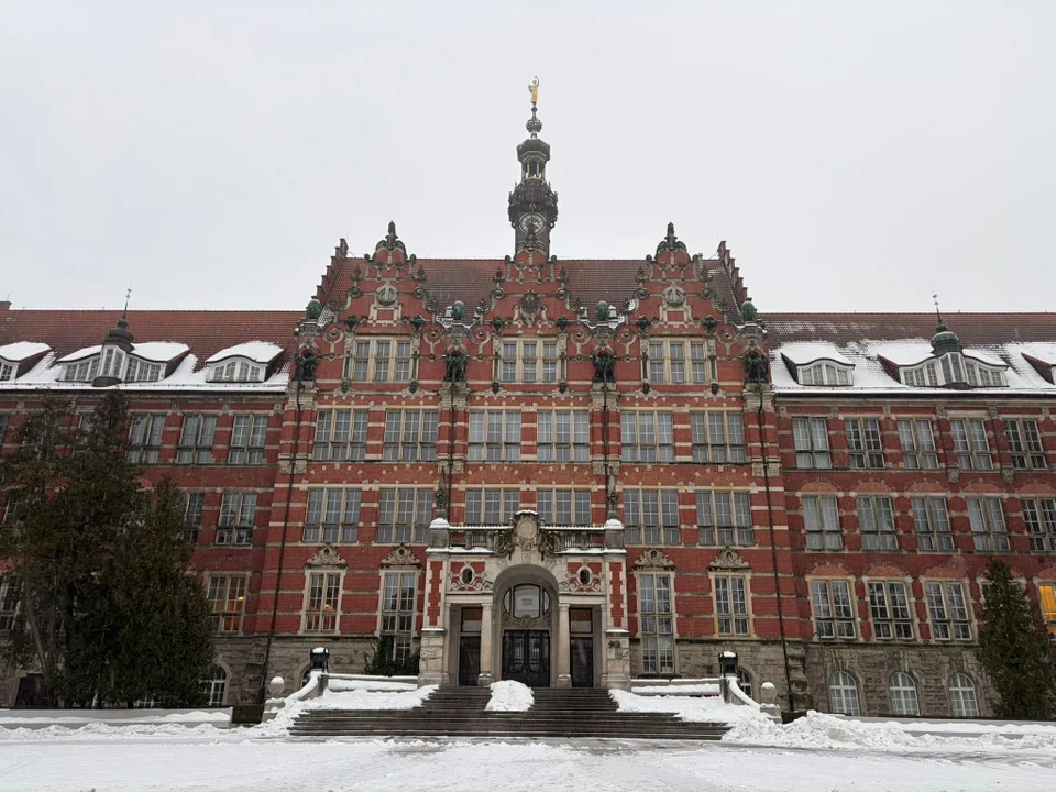 Politechnika Gdańska zachwyca zimą - Zdjęcie główne
