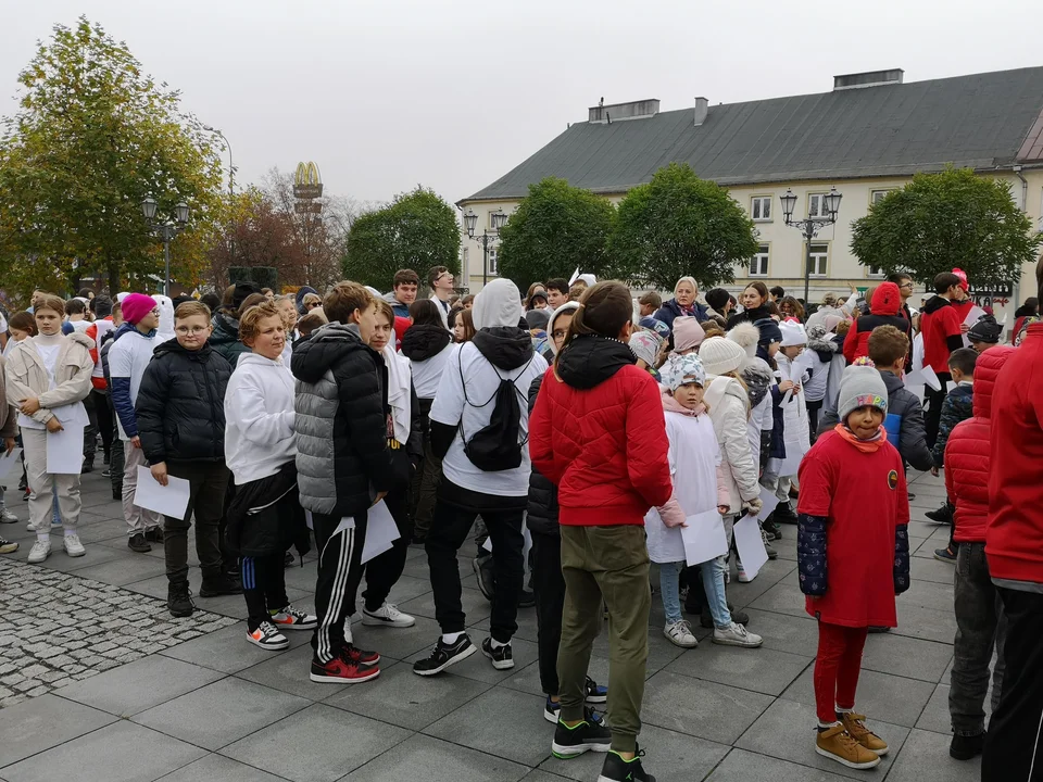 "Żywa flaga" na pl. Jana Pawła II