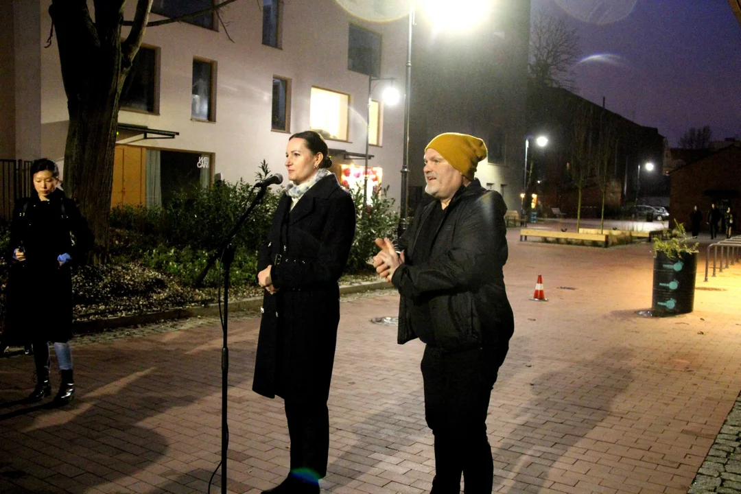 Neon na budynku Teatru Pinokio w Łodzi