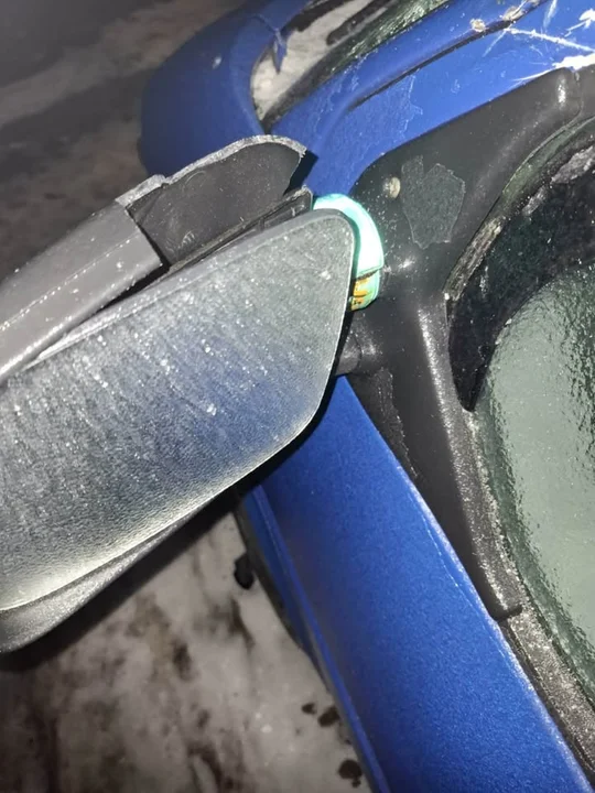 Potężne zniszczenia po nocnym ataku. Policja apeluje do świadków