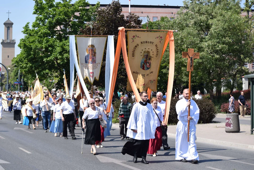 Procesje Bożego Ciała przeszły ulicami Łodzi