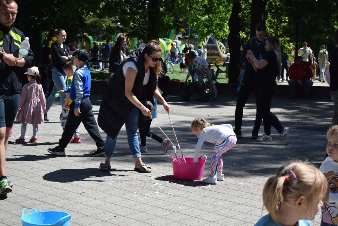 Festiwal baniek mydlanych i kolorów w Parku Miejskim w Zgierzu