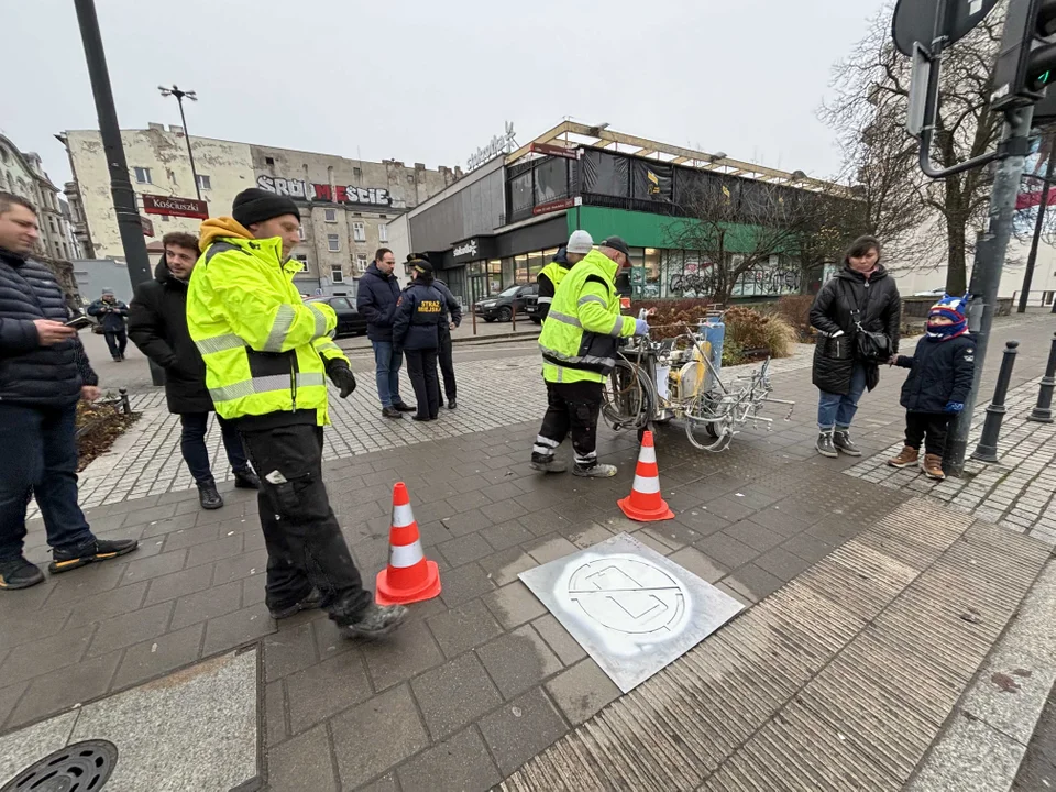 Przy łódzkich przejściach dla pieszych pojawiły się nowe piktogramy