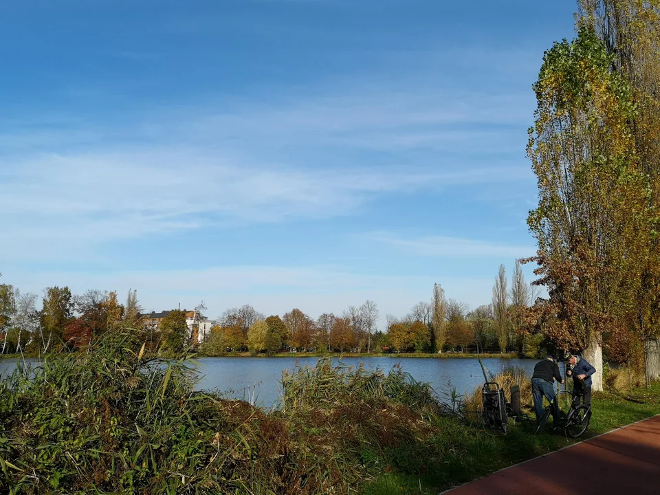 Zgierzanie korzystają z pięknej jesiennej pogody