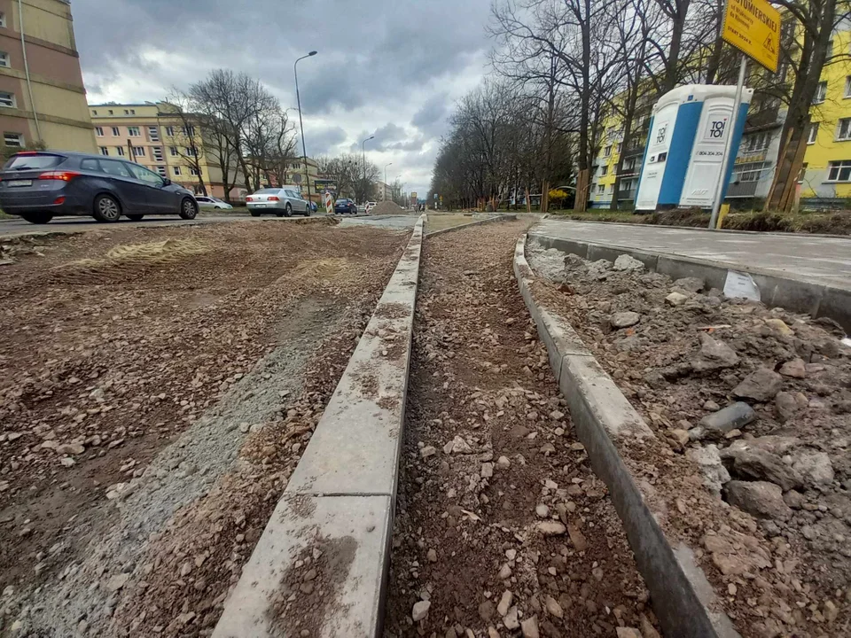 Remont na ul. Lutomierskiej posuwa się powoli naprzód