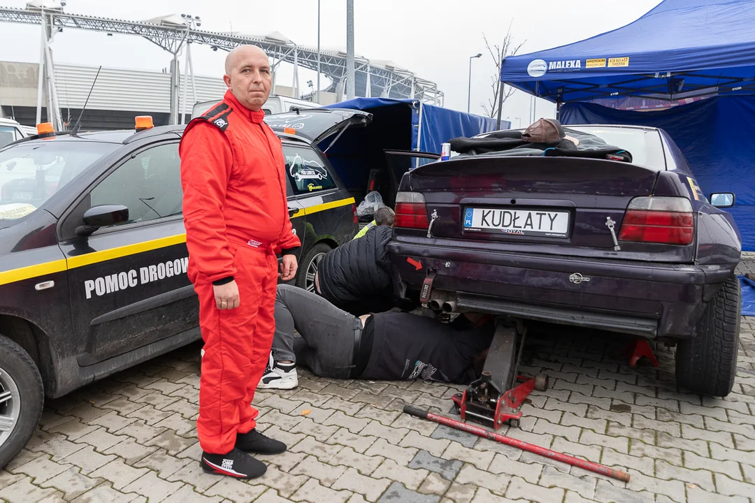 Pokazy drifterów, sportowych aut, rodzinne atrakcje i wiele więcej w Moto Arenie