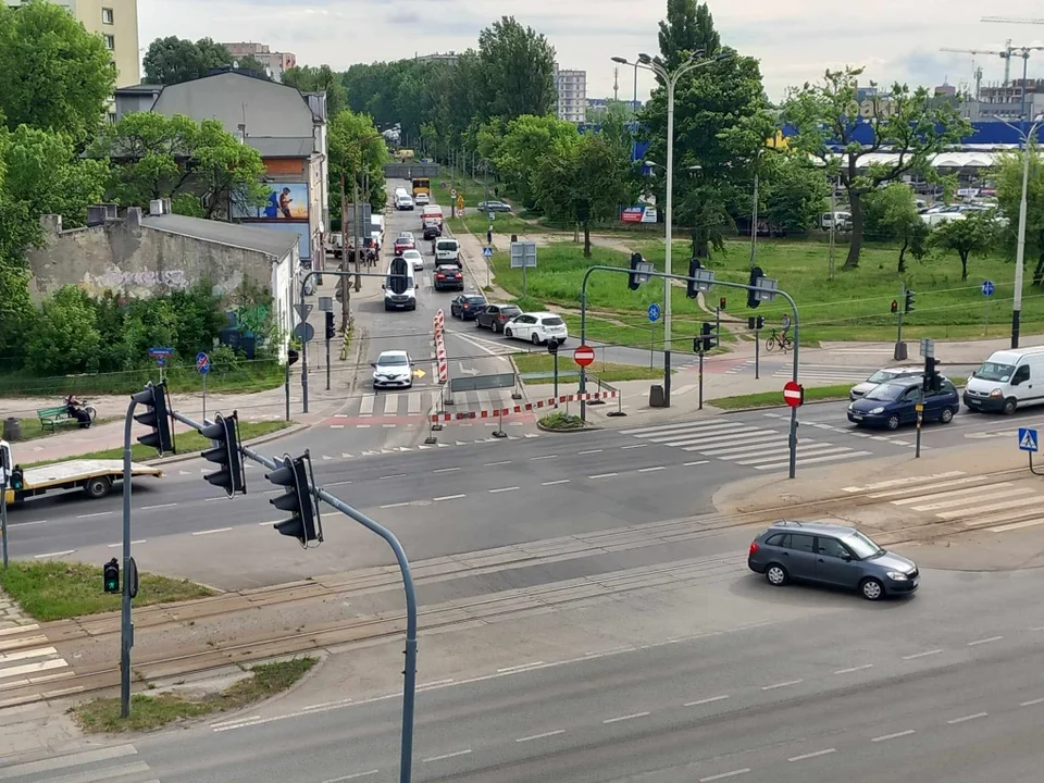 Zasłabnięcie pasażera MPK na Zachodniej, zablokowane skrzyżowanie z al. Włókniarzy. Sprawdź utrudnienia w ruchu