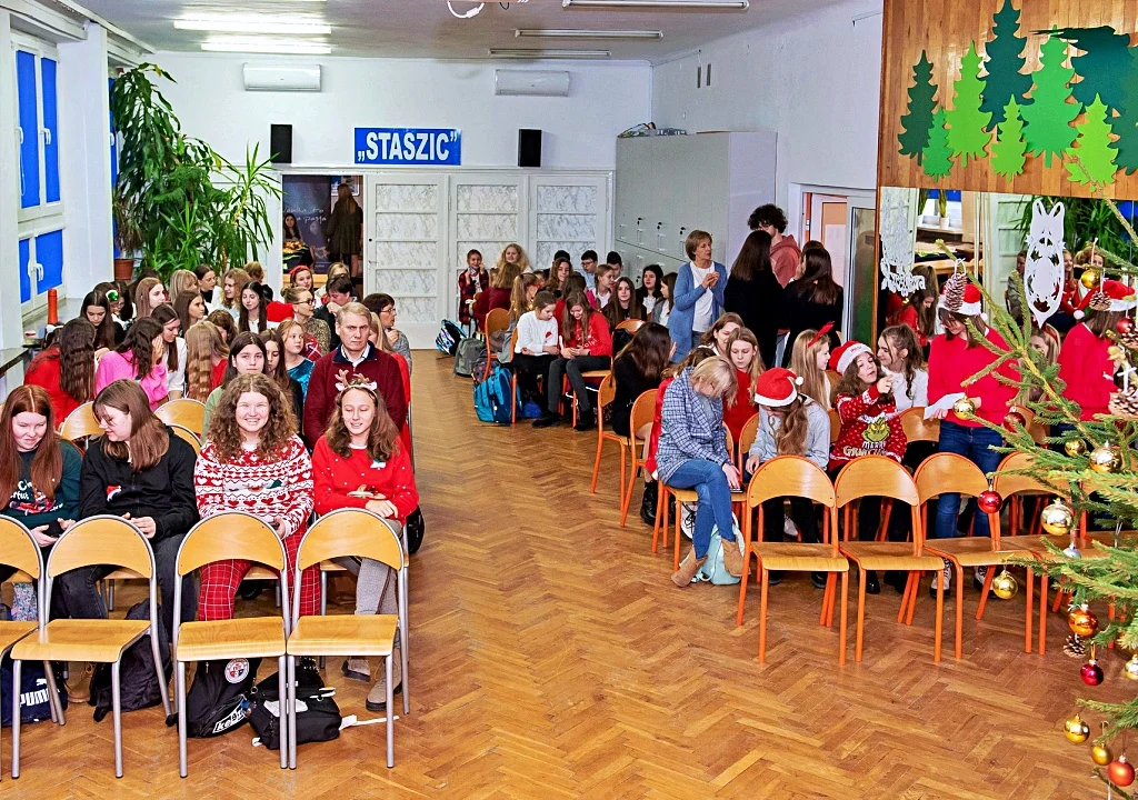 Za nami V Międzyszkolny Przegląd Świątecznych Piosenek w Języku Obcym