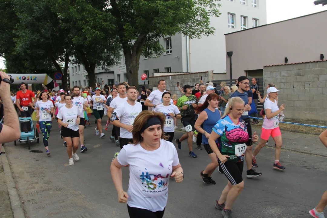 Piknik rodzinny fundacji „Daj piątaka na dzieciaka” na Bałutach