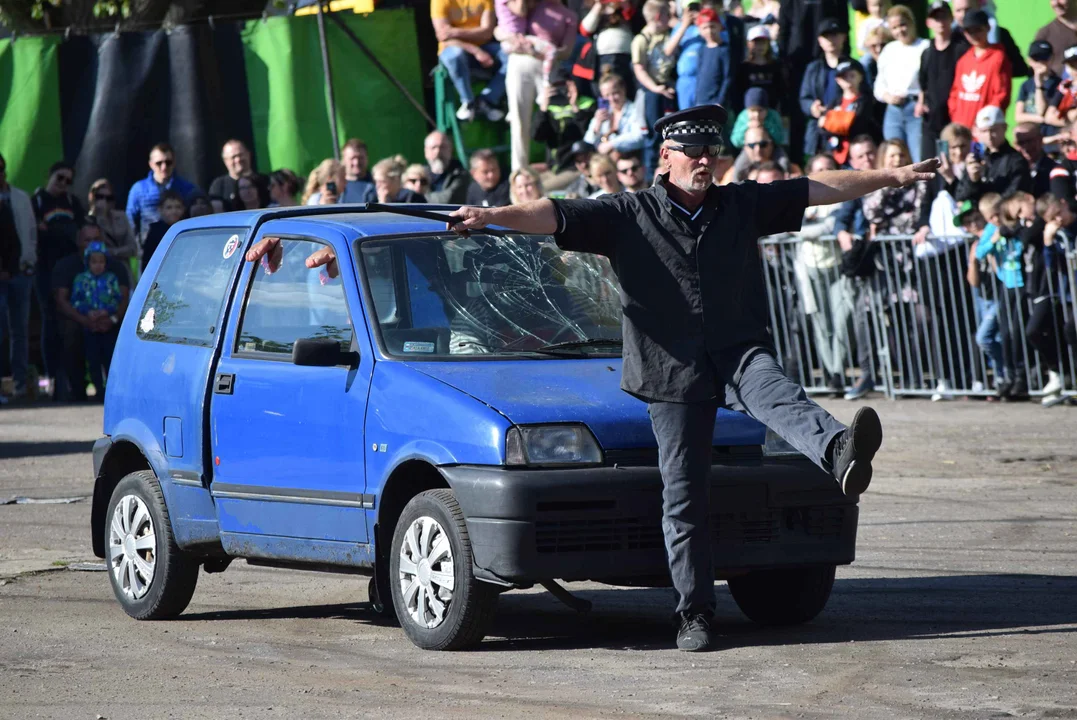 Giganty na czterech kołach zrobiły duże show! Widowiskowy pokaz monster trucków