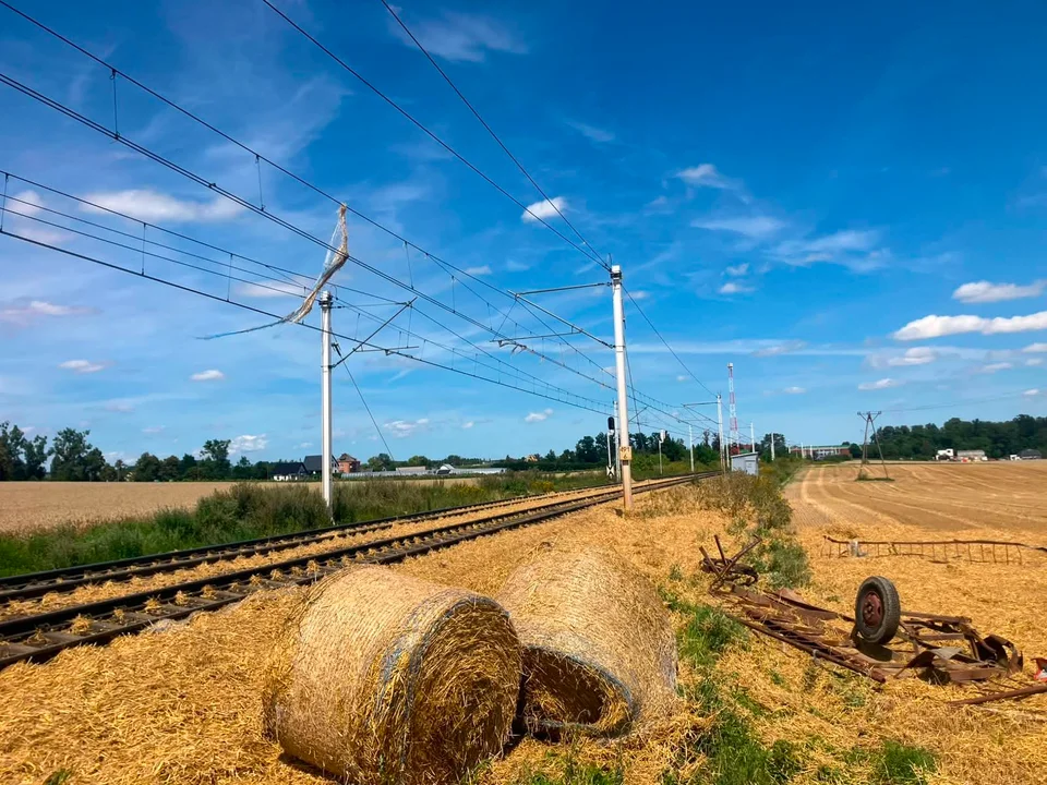 Zderzenie pociągu z przyczepą rolniczą. Pociągiem jechało 500 osób