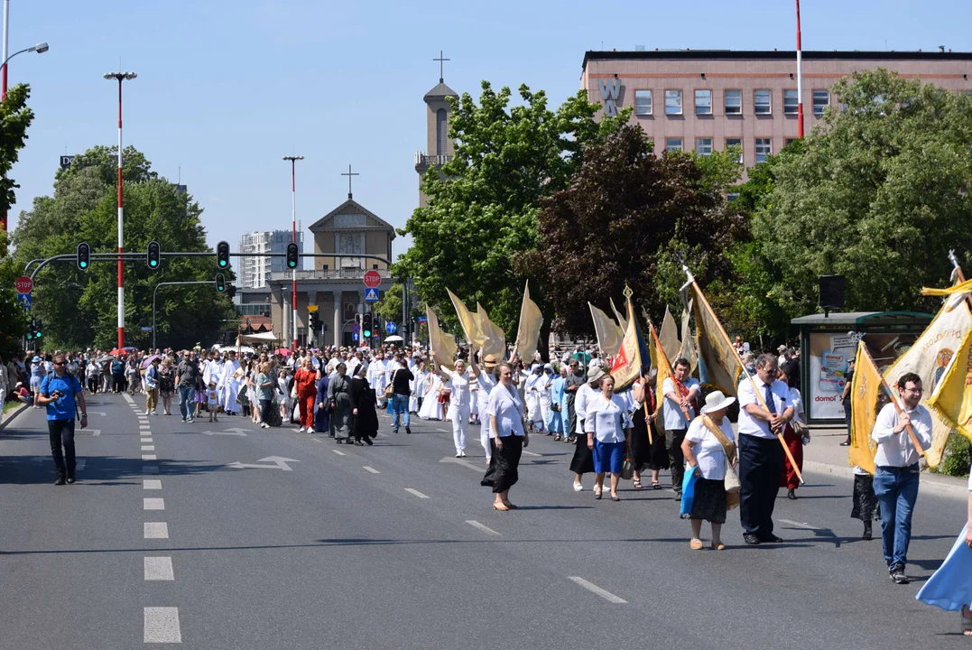 Procesje Bożego Ciała przeszły ulicami Łodzi