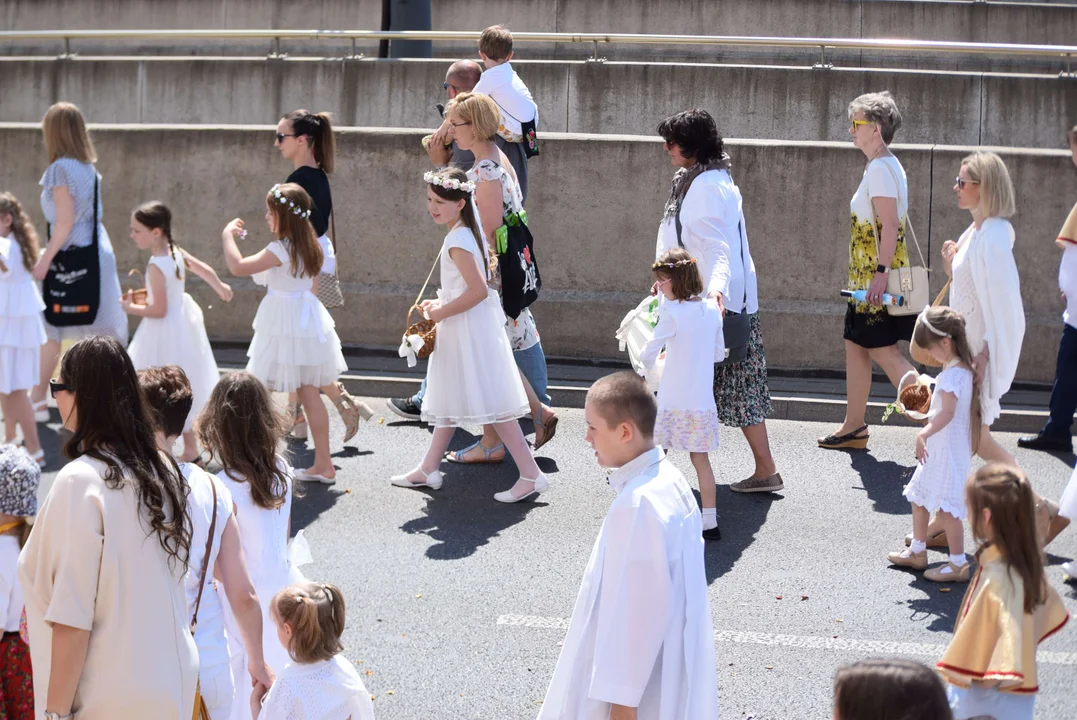 Procesje Bożego Ciała przeszły ulicami Łodzi