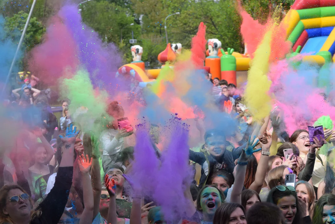 Pomaluj swój świat! Holi Święto Kolorów ponownie zawitało do Łodzi [ZDJĘCIA]