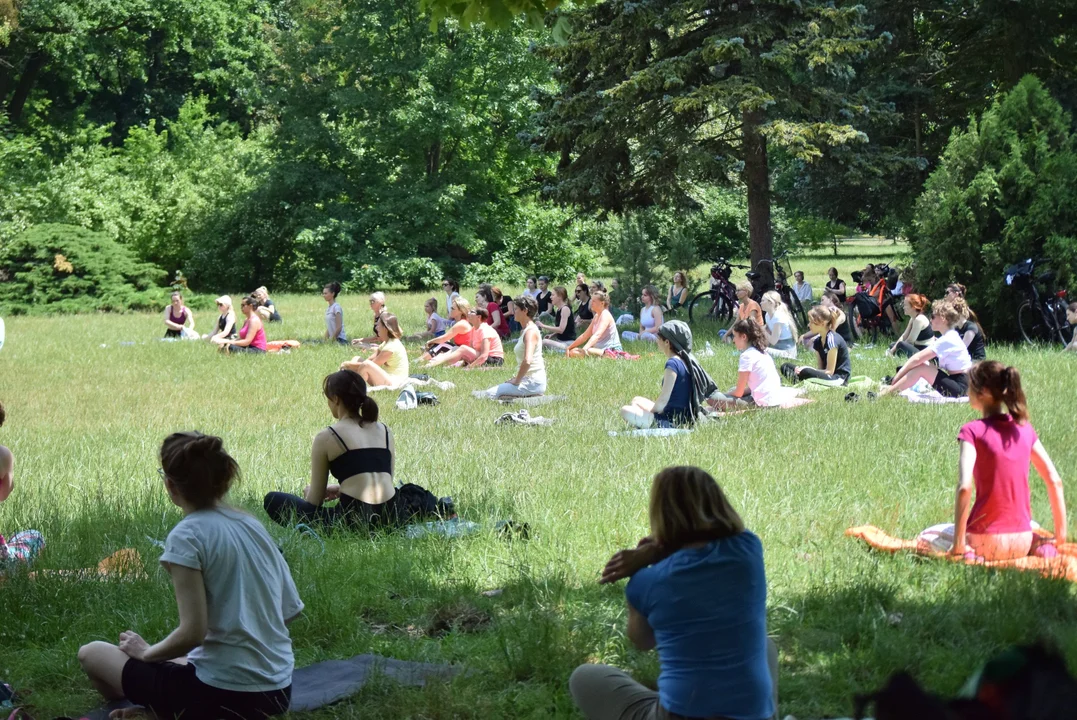 Joga w Parku Poniatowskiego