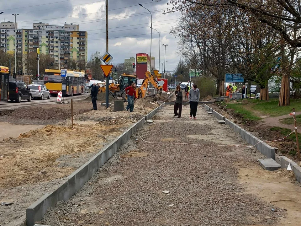 Remont na ul. Lutomierskiej posuwa się powoli naprzód