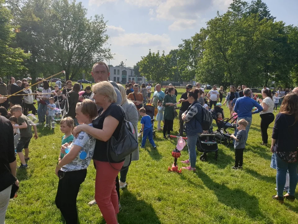 Moc atrakcji na Festiwalu Baniek Mydlanych w Zgierzu. Dzieciaki były uradowane, to wszystko dla nich [zdjęcia]