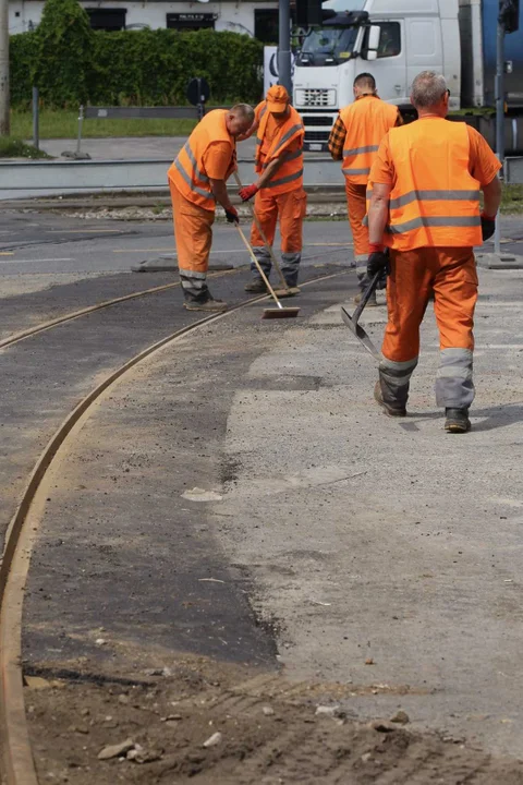 Po alei Włókniarzy zamiast tramwajem, pojedziemy autobusem zastępczym