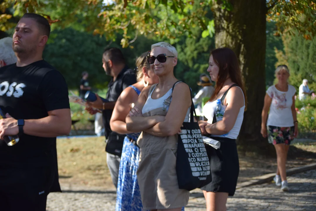 Piknik międzypokoleniowy w Parku Ocalałych w Łodzi