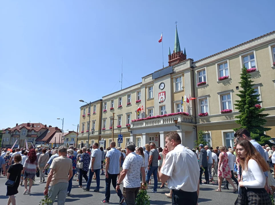 Ulicami Zgierza przeszły procesje Bożego Ciała.