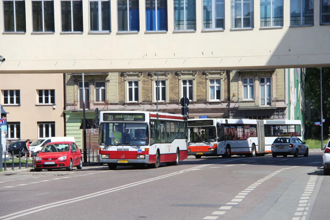 30. lecie Mercedesów O405N - pierwszego autobusu niskopogłowego w Łodzi