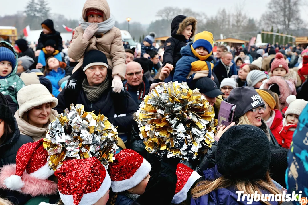 Jarmark Bożonarodzeniowy 2023 w Sulejowie. Tłumy mieszkańców i magia świąt