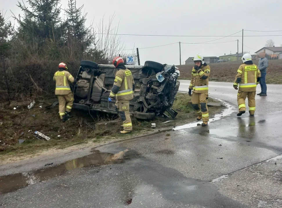 Wypadek niedaleko Płocka. Trzy osoby ranne - Zdjęcie główne