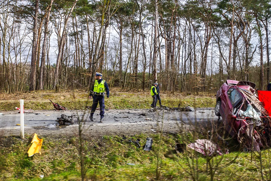 Do groźnego wypadku doszło, na ważnej drodze, pomiędzy Pabianicami a Bełchatowem.