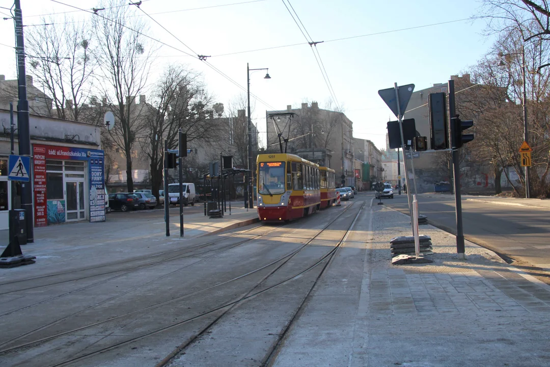 Przystanki tramwajowe przy Wojska Polskiego i Franciszkańskiej